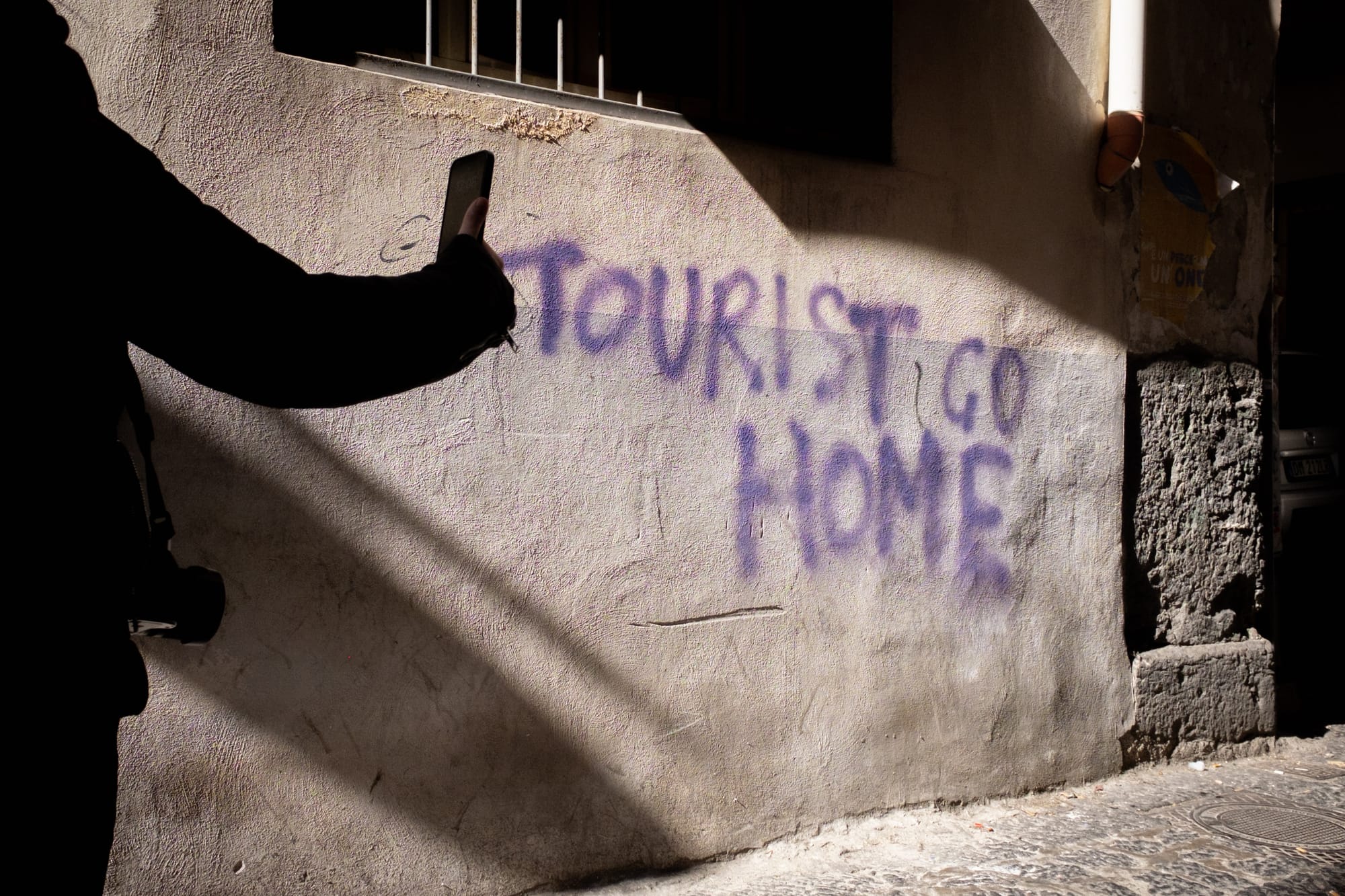 Come l'overtourism sta trasformando Napoli