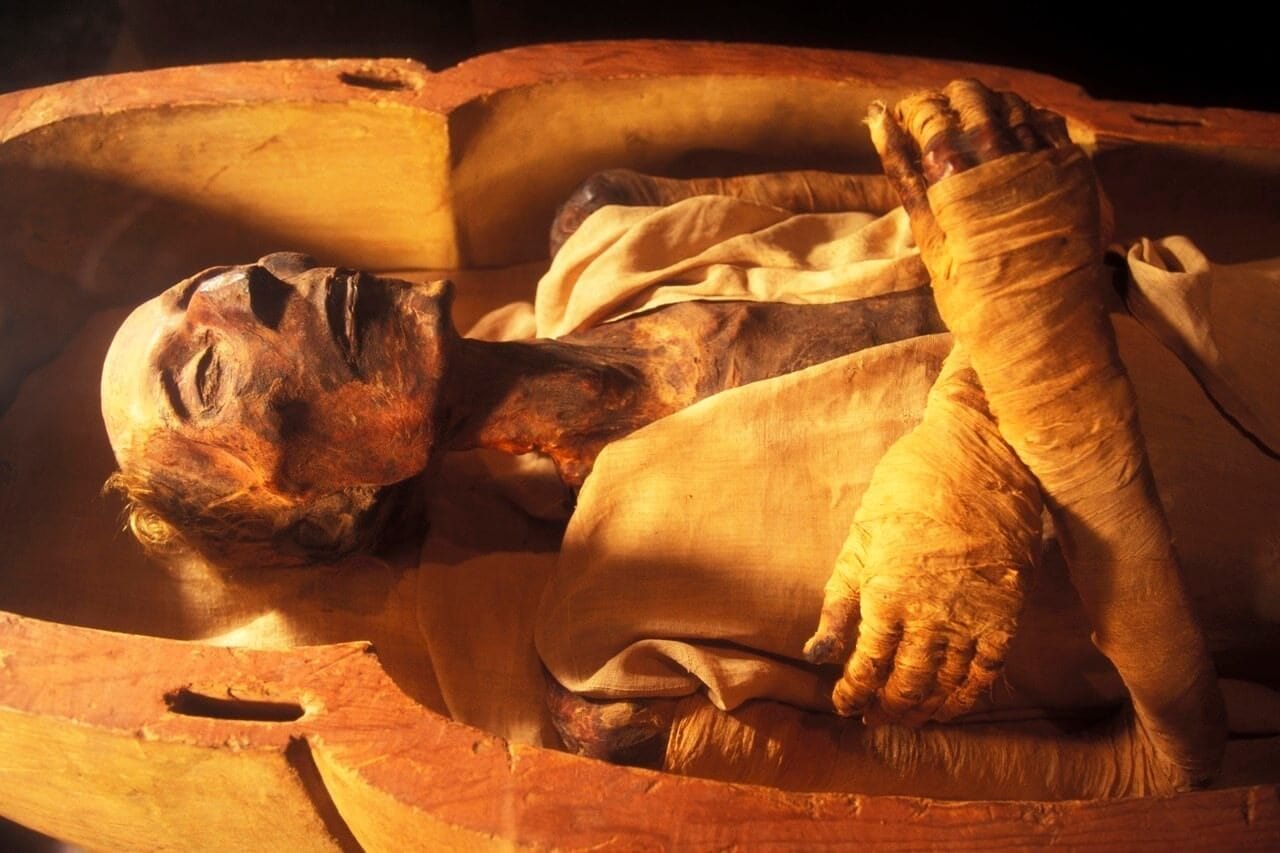 Legnoso, dolce e speziato: svelato l'odore delle mummie egiziane