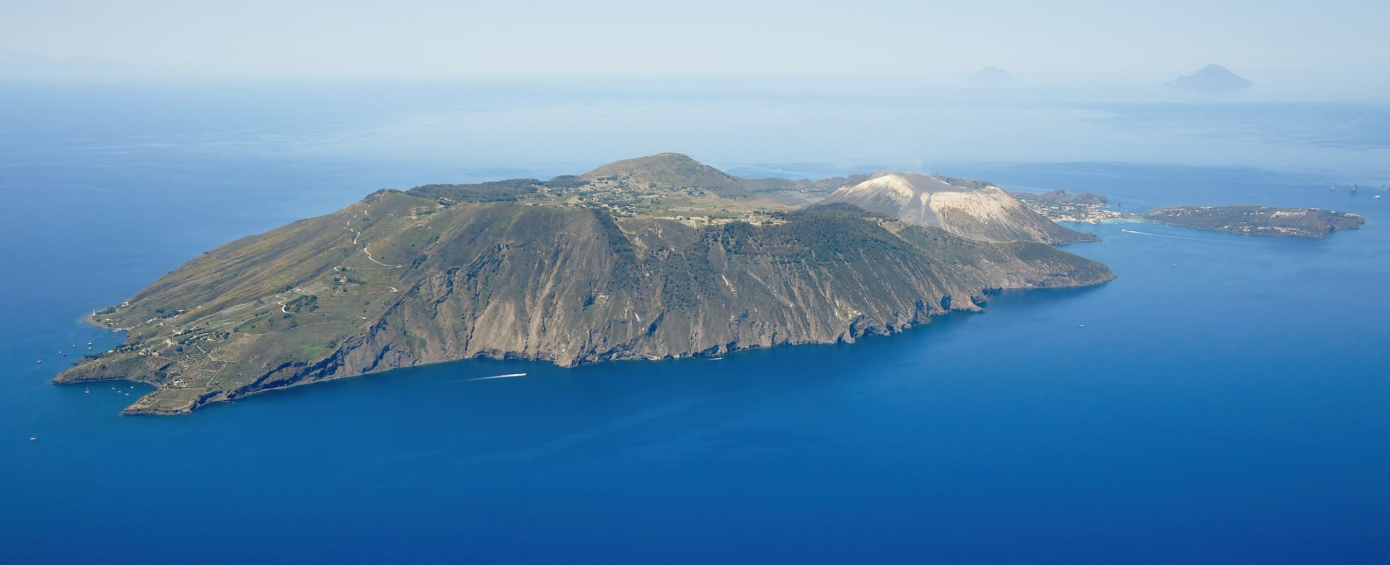 Dati satellitari e IA: così si indaga il sistema idrotermale dell'isola di Vulcano