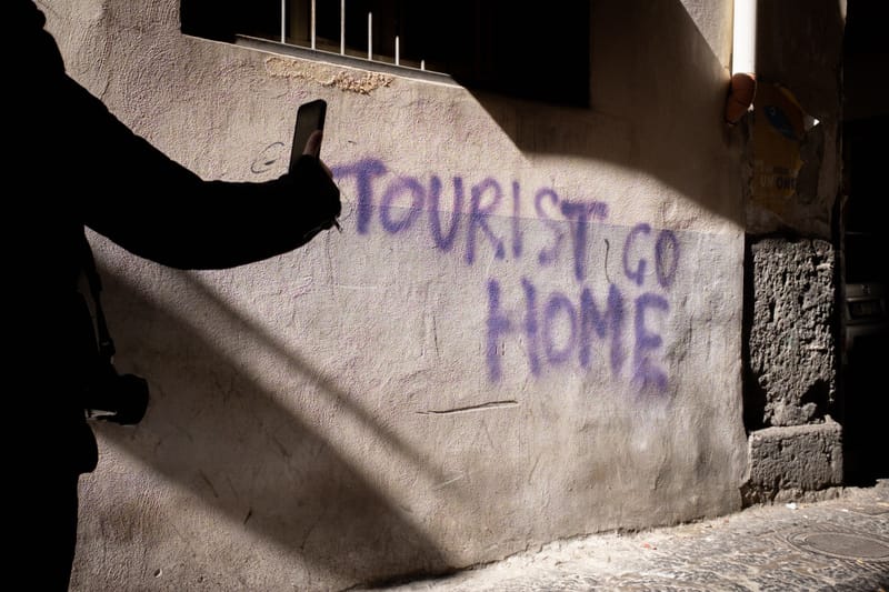 Come l'overtourism sta trasformando Napoli post image